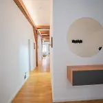 Luxomes - Streetart Old Town Apartment- Apartment *