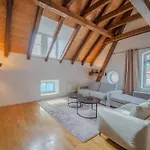 Luxomes - Streetart Old Town Apartment- *