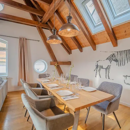Апартаменты Luxomes - Streetart Old Town Apartment- *