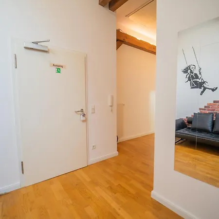 Luxomes - Streetart Old Town Apartment- Ingolstadt