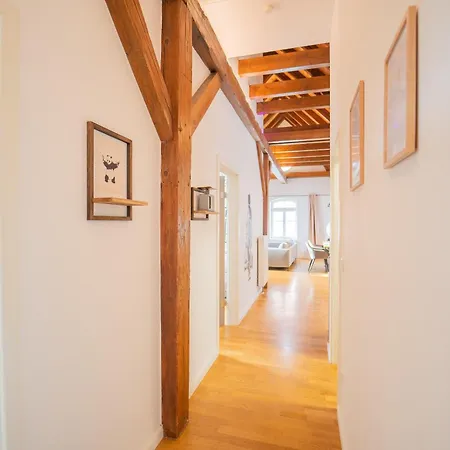Luxomes - Streetart Old Town Apartment- *