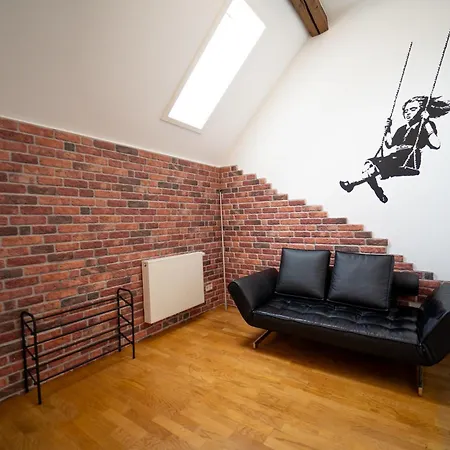 Luxomes - Streetart Old Town Apartment- Апартаменты Ингольштадт